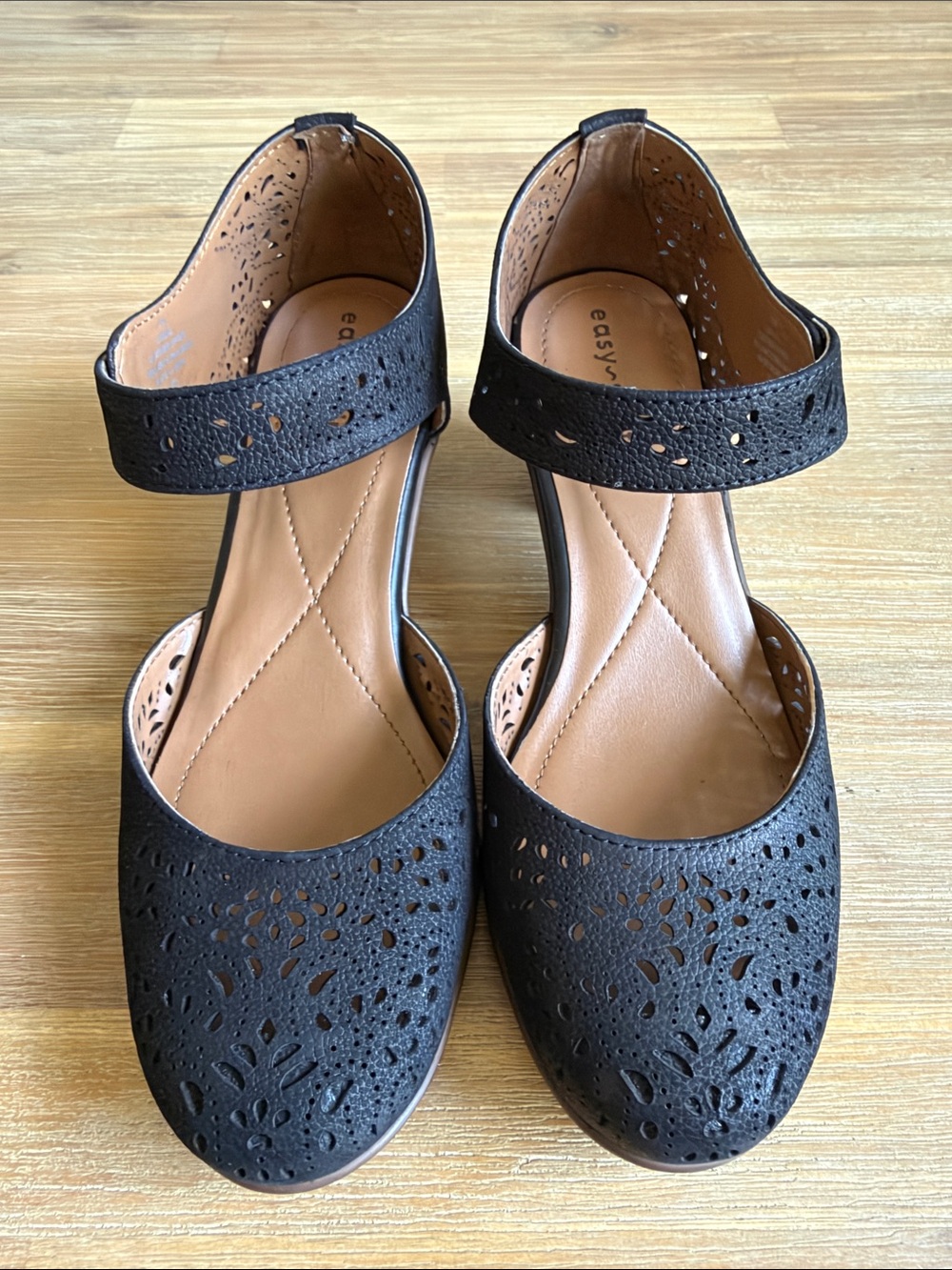 Easy Spirit Women's Cindie Mary Jane heels in black with laser-cut detailing 7 - Picture 6 of 10
